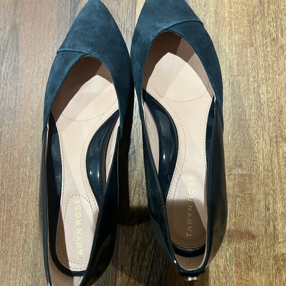 Taryn Rose Elegant Navy Kitten Heels - Picture 1 of 5